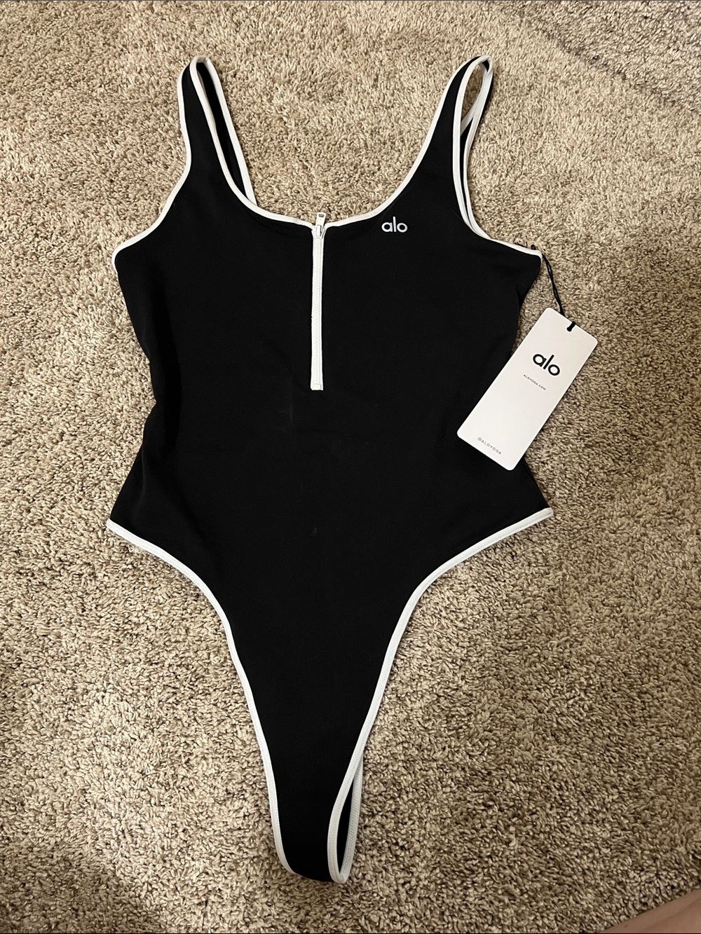 Alo yoga body suit. NWT